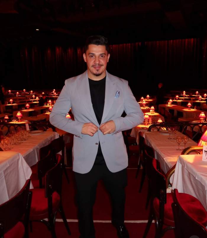 Bogdan de la Ploiești, înconjurat de lumânări