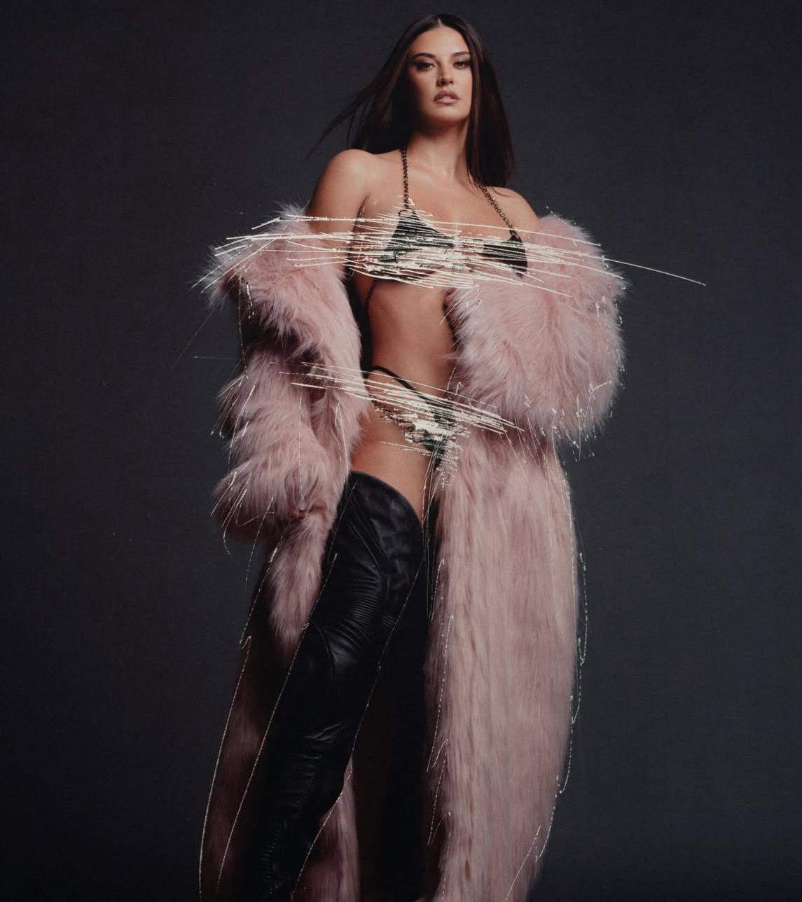 Antonia, la o ședință foto