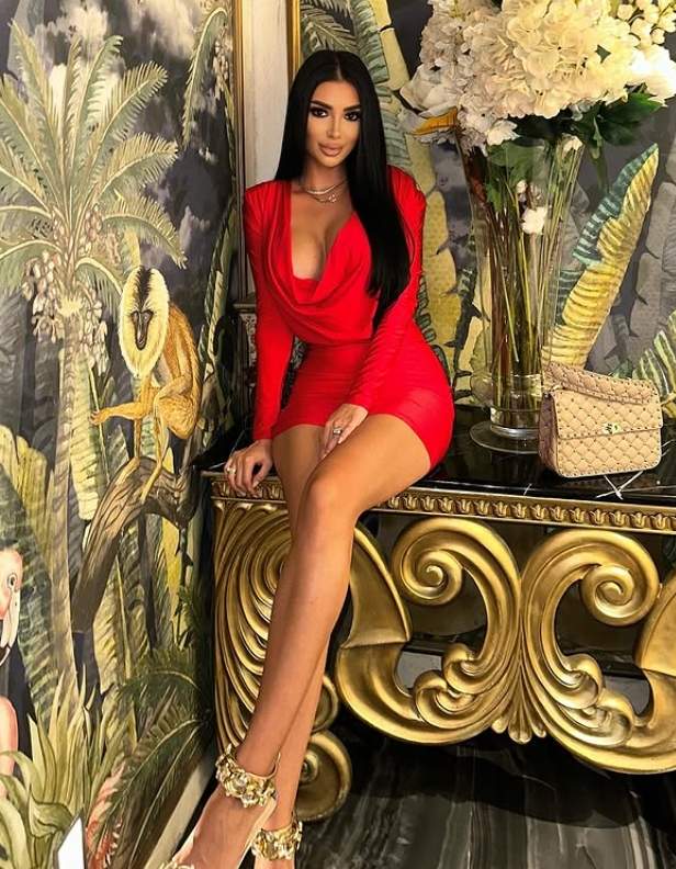 lorena tonciu in rochie rosie