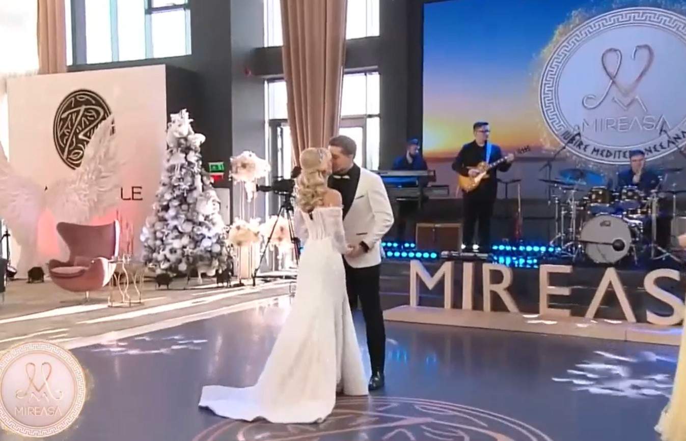 Cum arată rochiile de mireasă ale finalistelor de la Mireasa, sezonul 12. Partenerii lor le-au sorbit din priviri