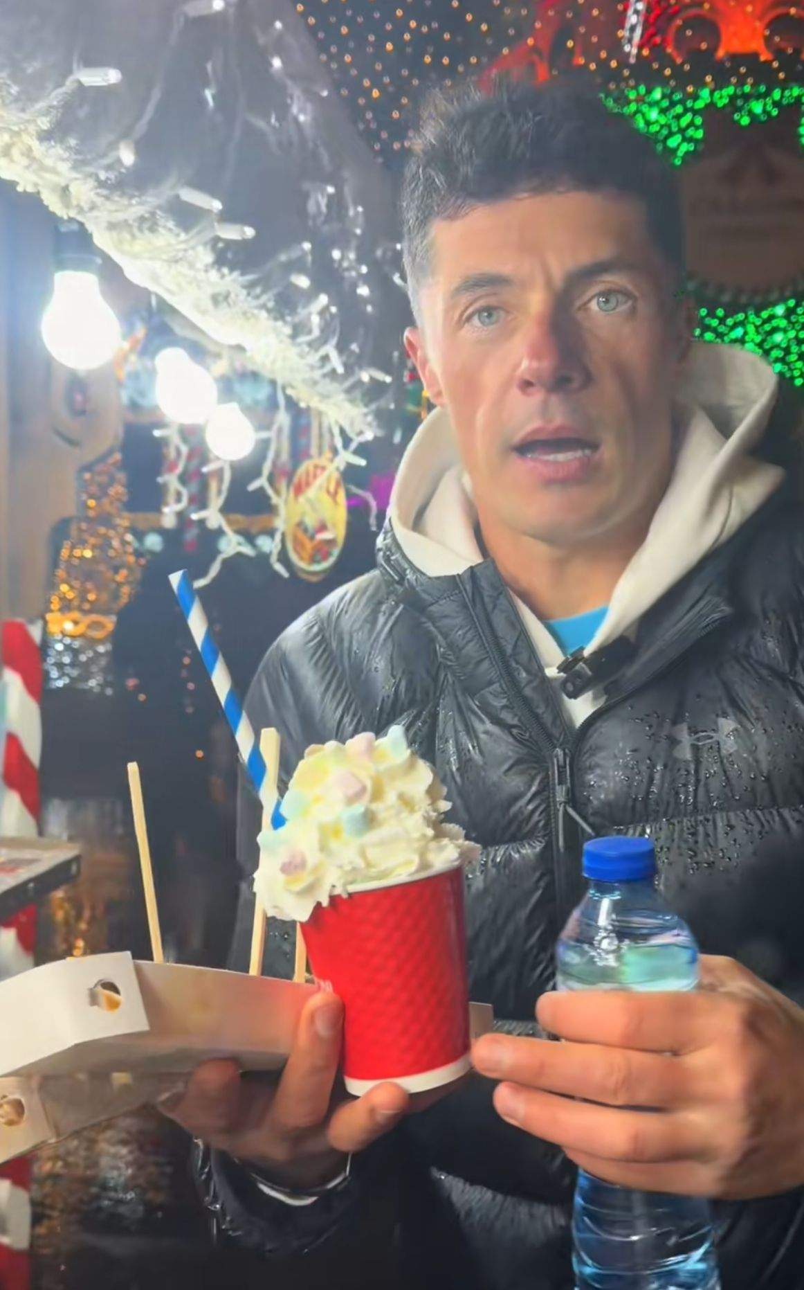 Un localnic prezintă ce a cumpărat de la Craiova