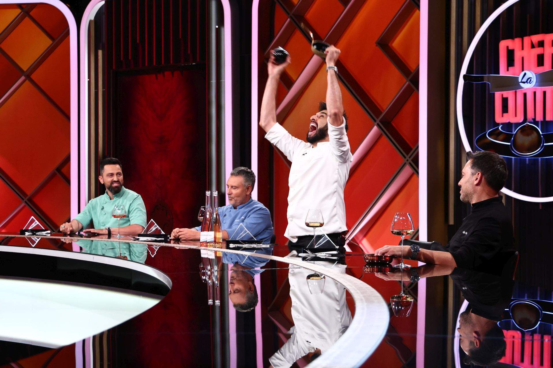 Chef Sautner a dat cuțitul de aur. Tensiune uriașă, diseară, la Chefi la cuțite: ultima amuletă a sezonului stabilește câți concurenți va avea fiecare Chef în echipă