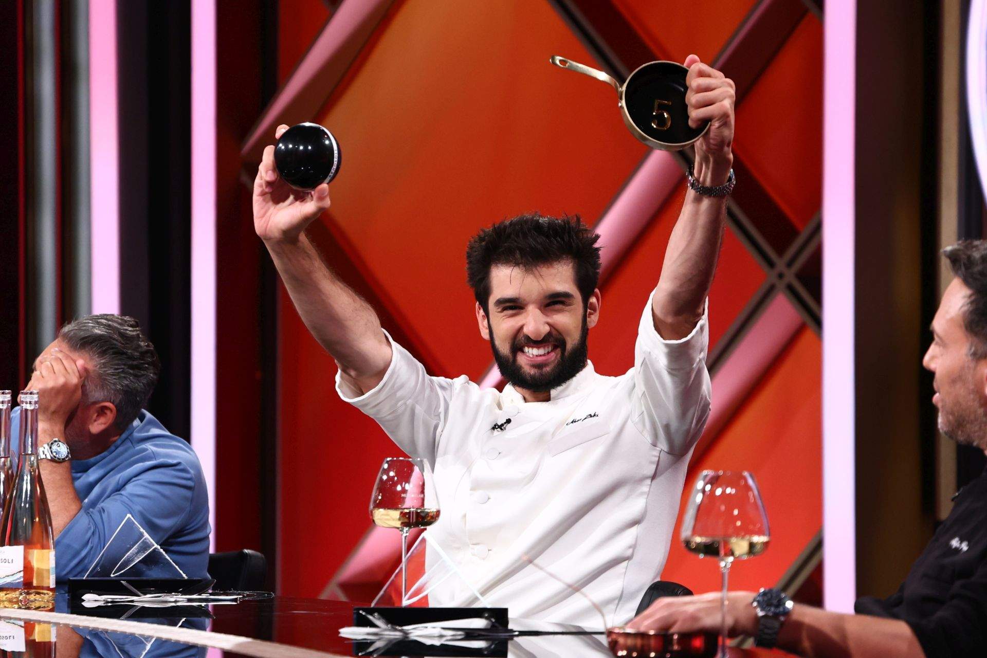 Chef Sautner a dat cuțitul de aur. Tensiune uriașă, diseară, la Chefi la cuțite: ultima amuletă a sezonului stabilește câți concurenți va avea fiecare Chef în echipă