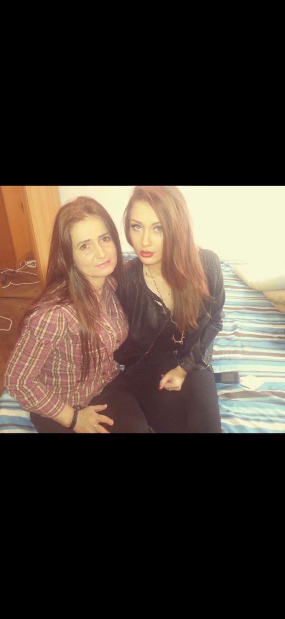 Maria Avram, în trecut, alături de mama ei