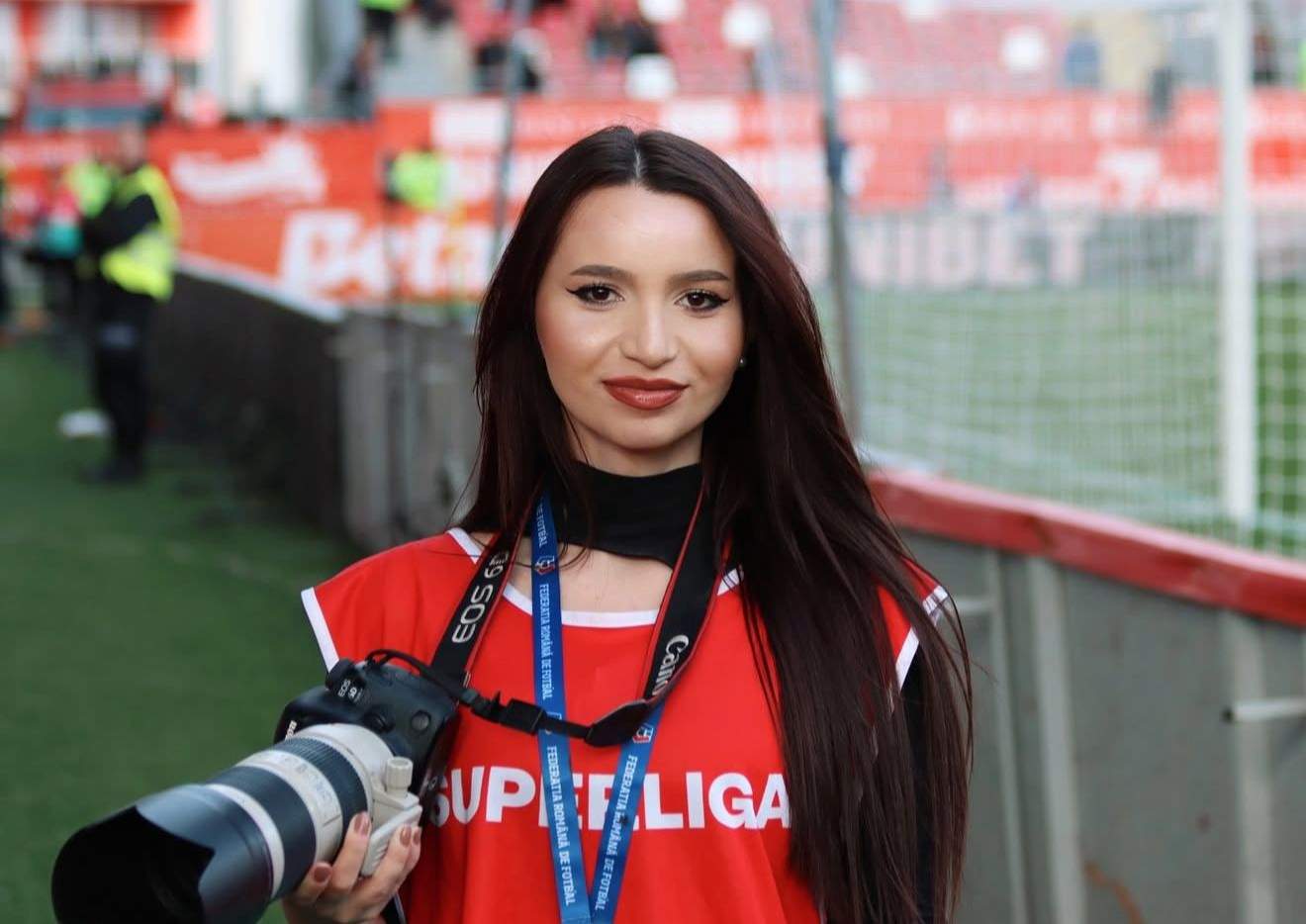 Mălina Guler, la un meci de fotbal