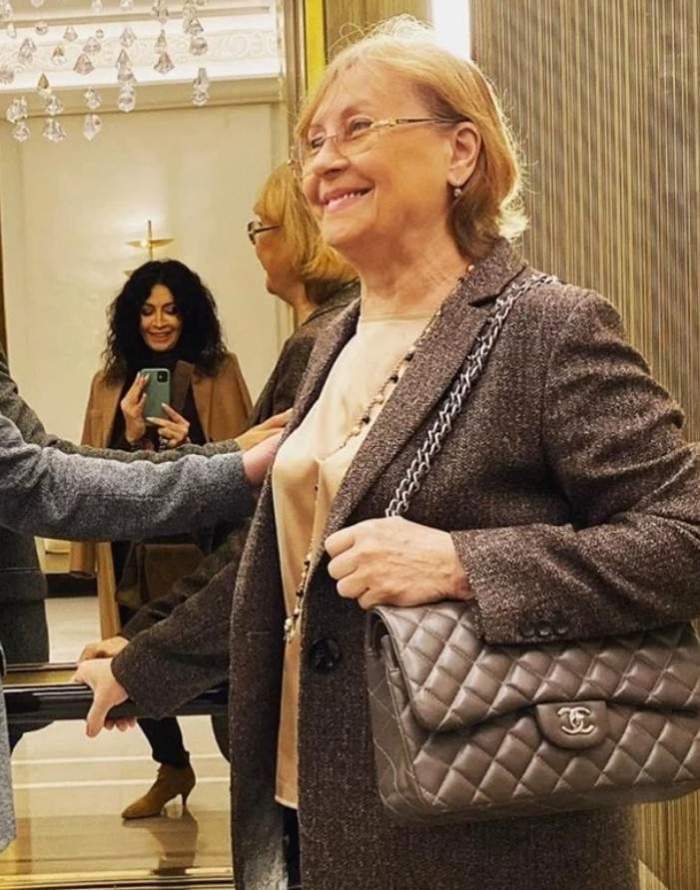 Cine e persoana care a lipsit de la înmormântarea mamei Mihaelei Rădulescu. Toată lumea se aștepta să îi fie alături vedetei