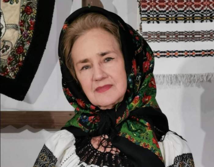 sofia vicoveanca in costum popular