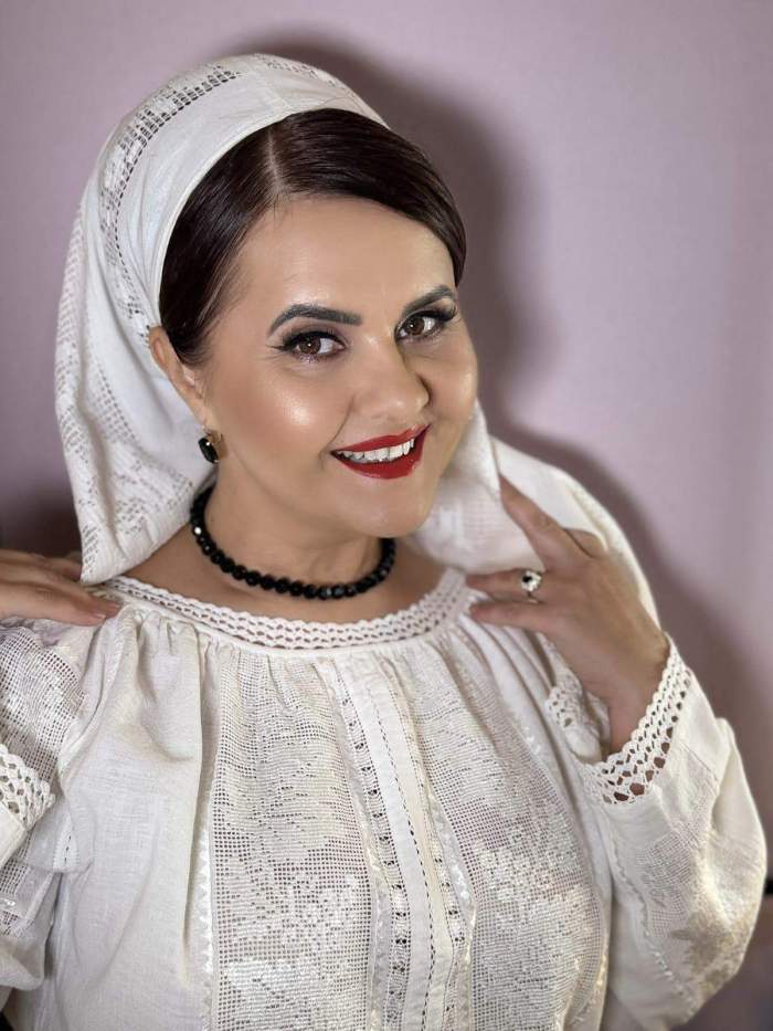 Niculina Stoican, în port tradițional