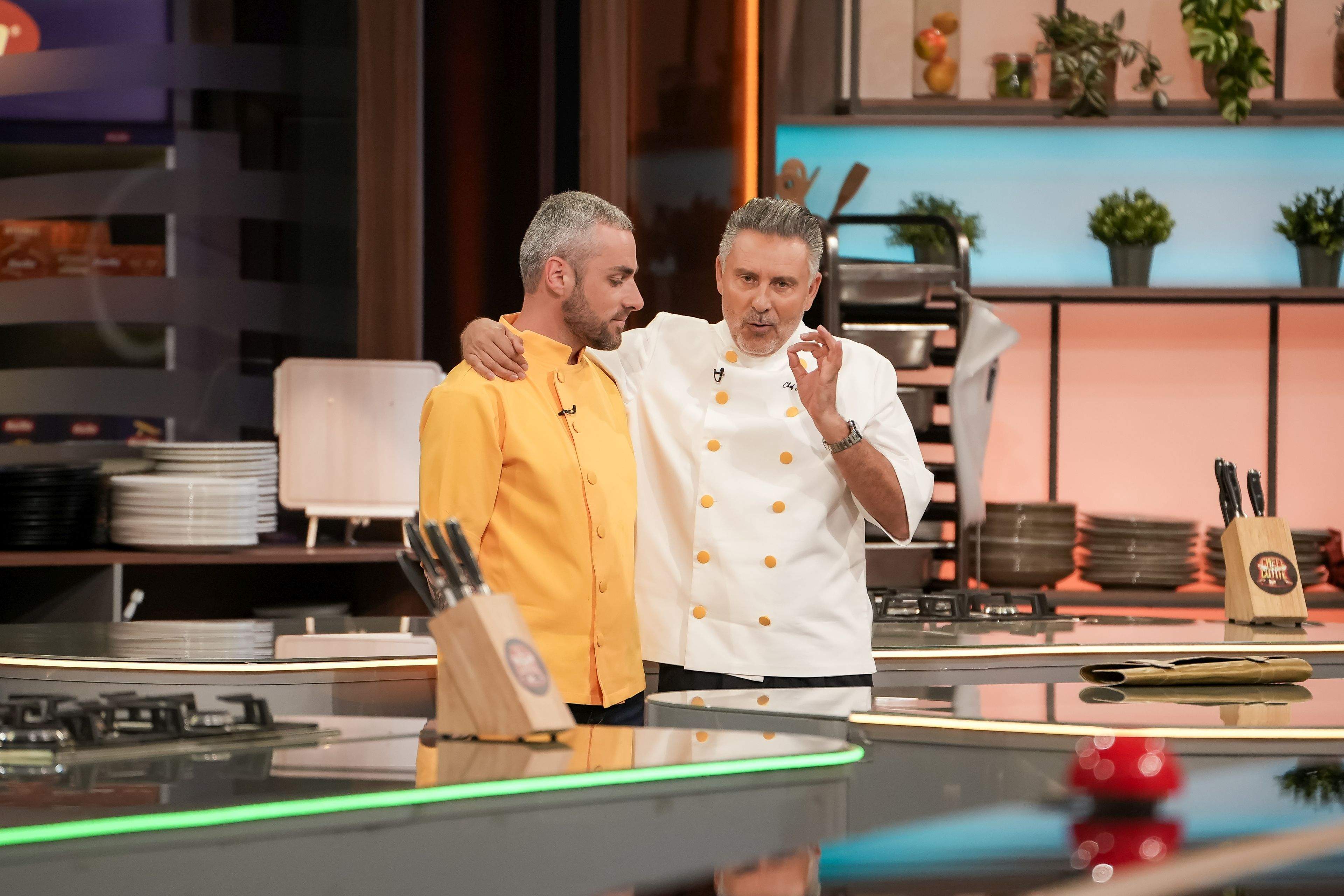 Ștefana Mercori, salvată de la eliminare, aseară, la Chefi la cuțite. Surpriză de proporții diseară, la ultimul battle: se schimbă regula de trecere în Semifinală!