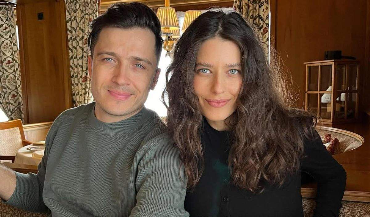 Alice Peneca impreuna cu tatal fetitei sale