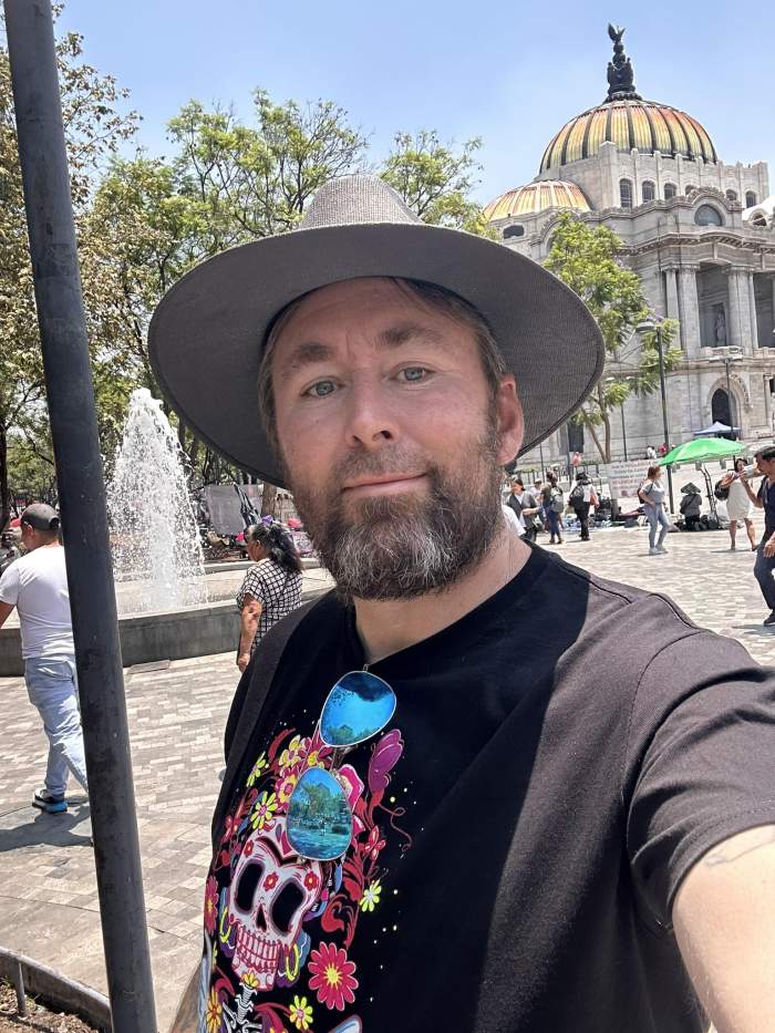 Adam the Woo, selfie