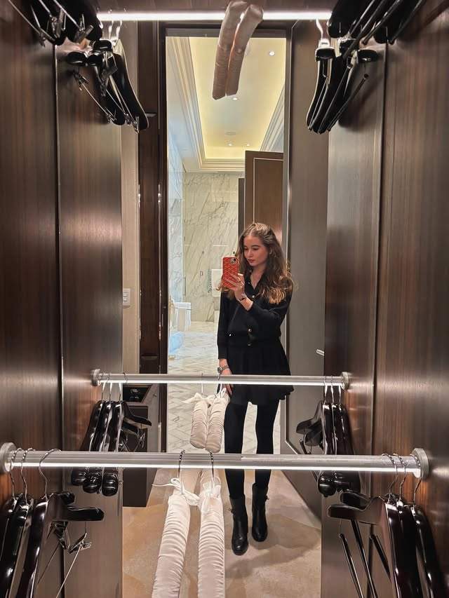 Irina Columbeanu, fotografie în oglindă