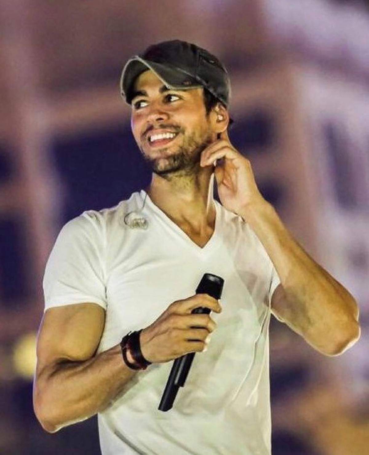 Enrique Iglesias, pe scenă