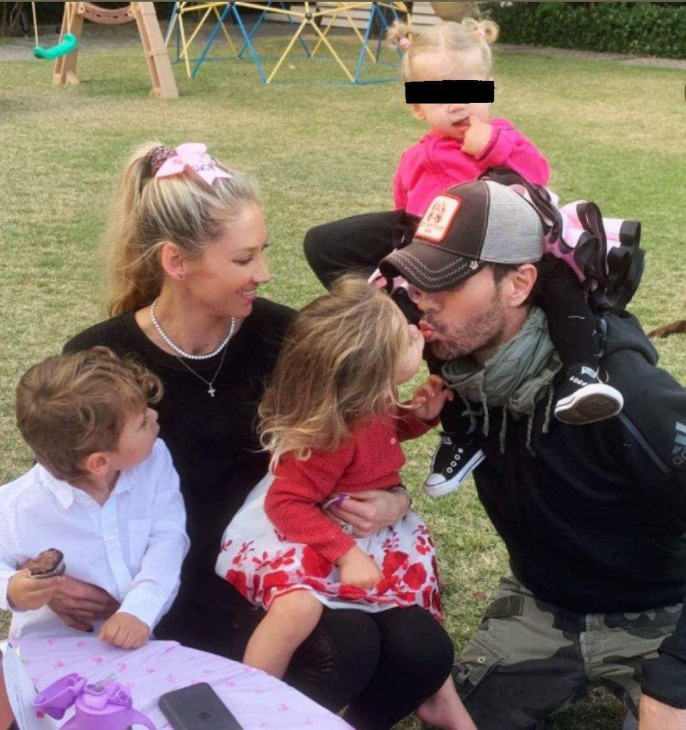 Familia lui Enrique Iglesias