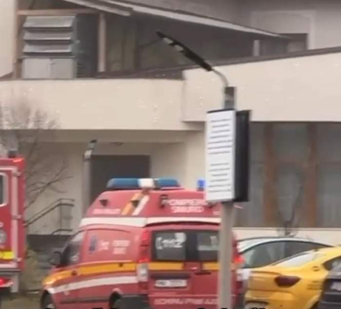 Ambulanță la fața locului