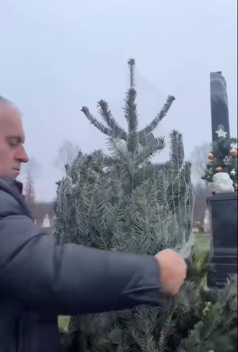 Durere fără margini la mormântul lui Gabi Stângău. Gestul făcut de familia violonistului înainte de sărbători