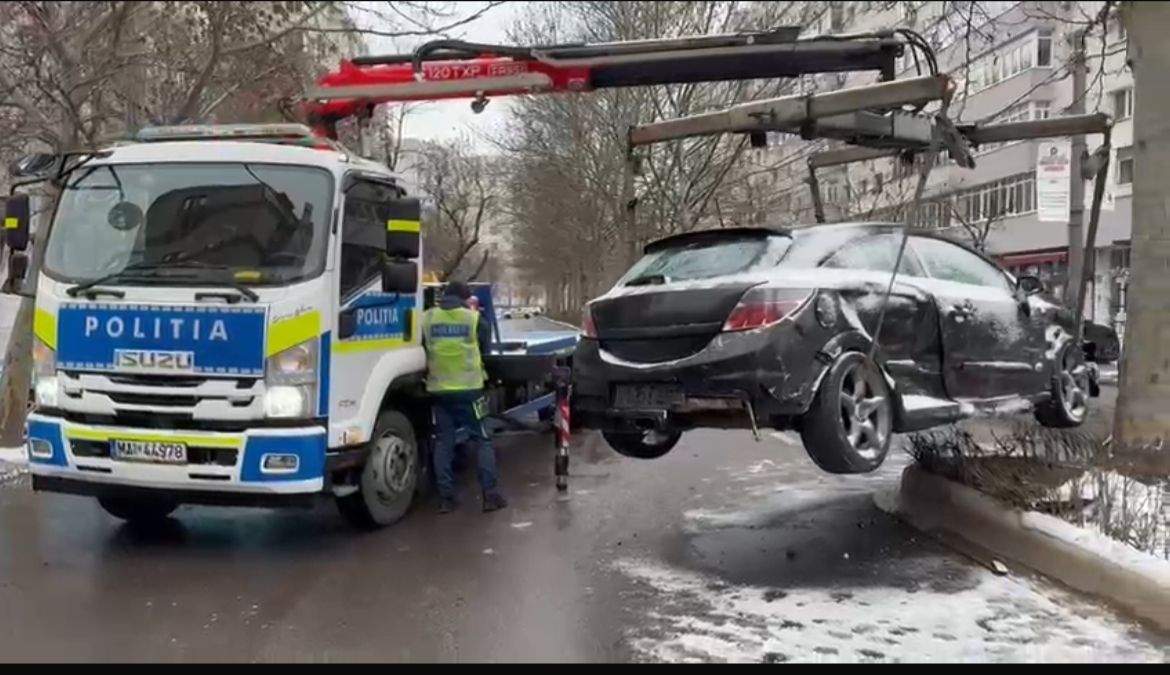 Mașina a fost ridicată