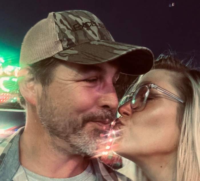 Cei doi soți, în ipostaze apropiate