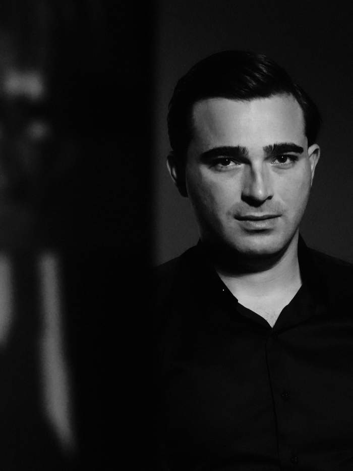 Radu Mazare Jr. fotografie alb-negru