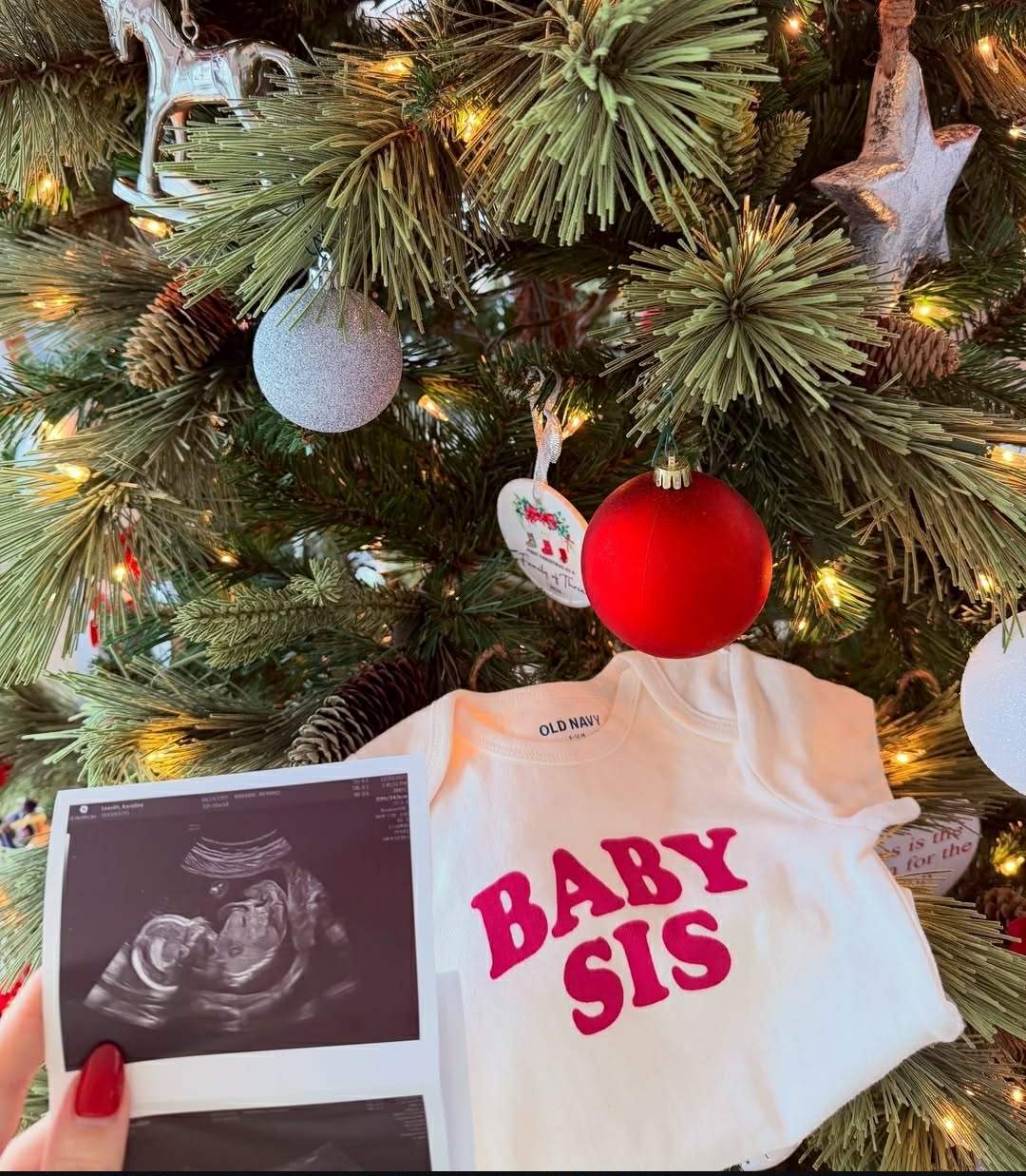 ecografia Karolinei Leavitt