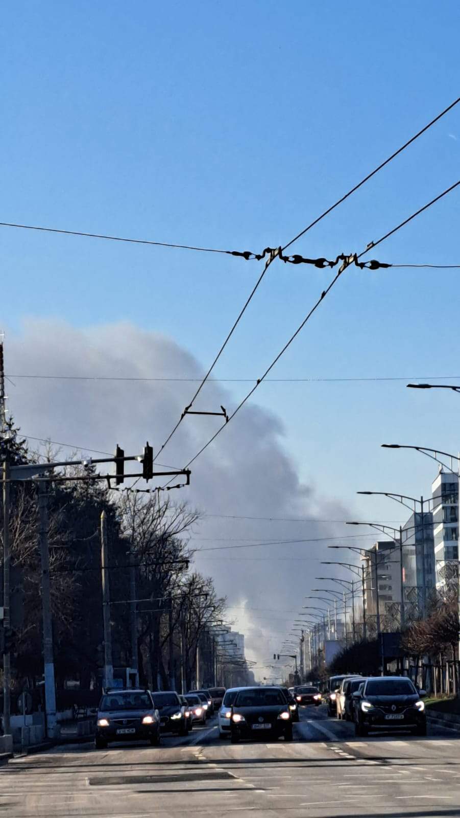 Incendiu puternic în București! Un depozit arde ca o torță. Au fost trimise mesaje RO-Alert