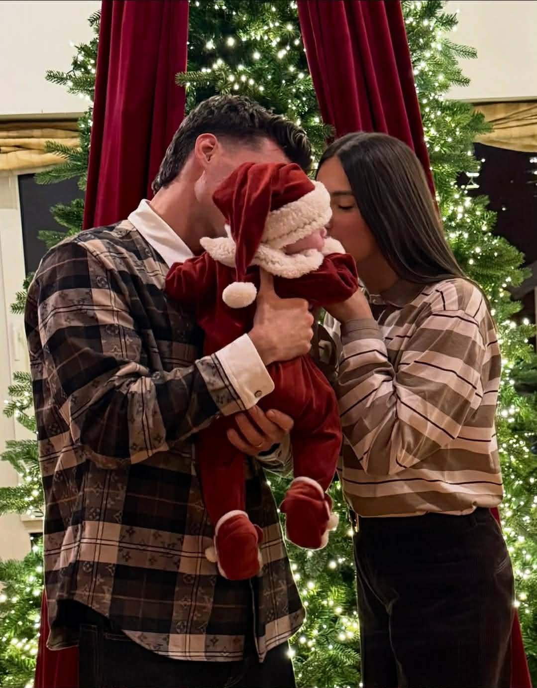 Ianis Hagi, Elena și fiul lor