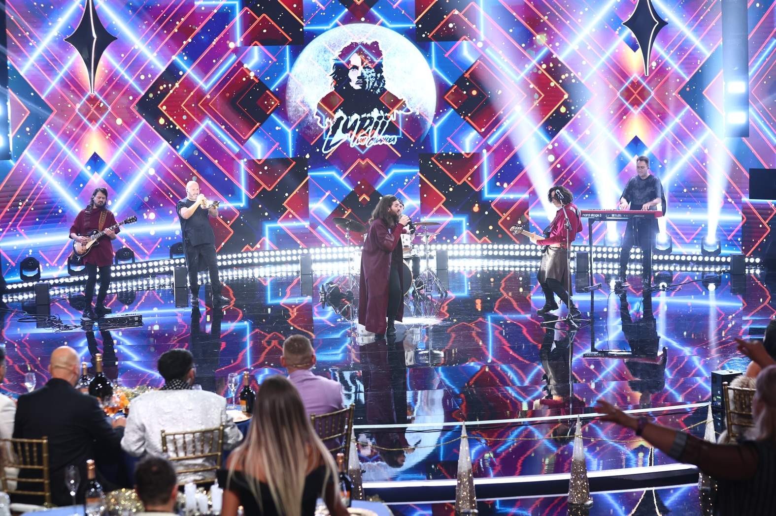 Revelionul cel mai nebun aduce efervescența, bucuria și distracția. Ce artiști vor urca pe scenă în noaptea dintre ani, la Antena 1 și AntenaPLAY