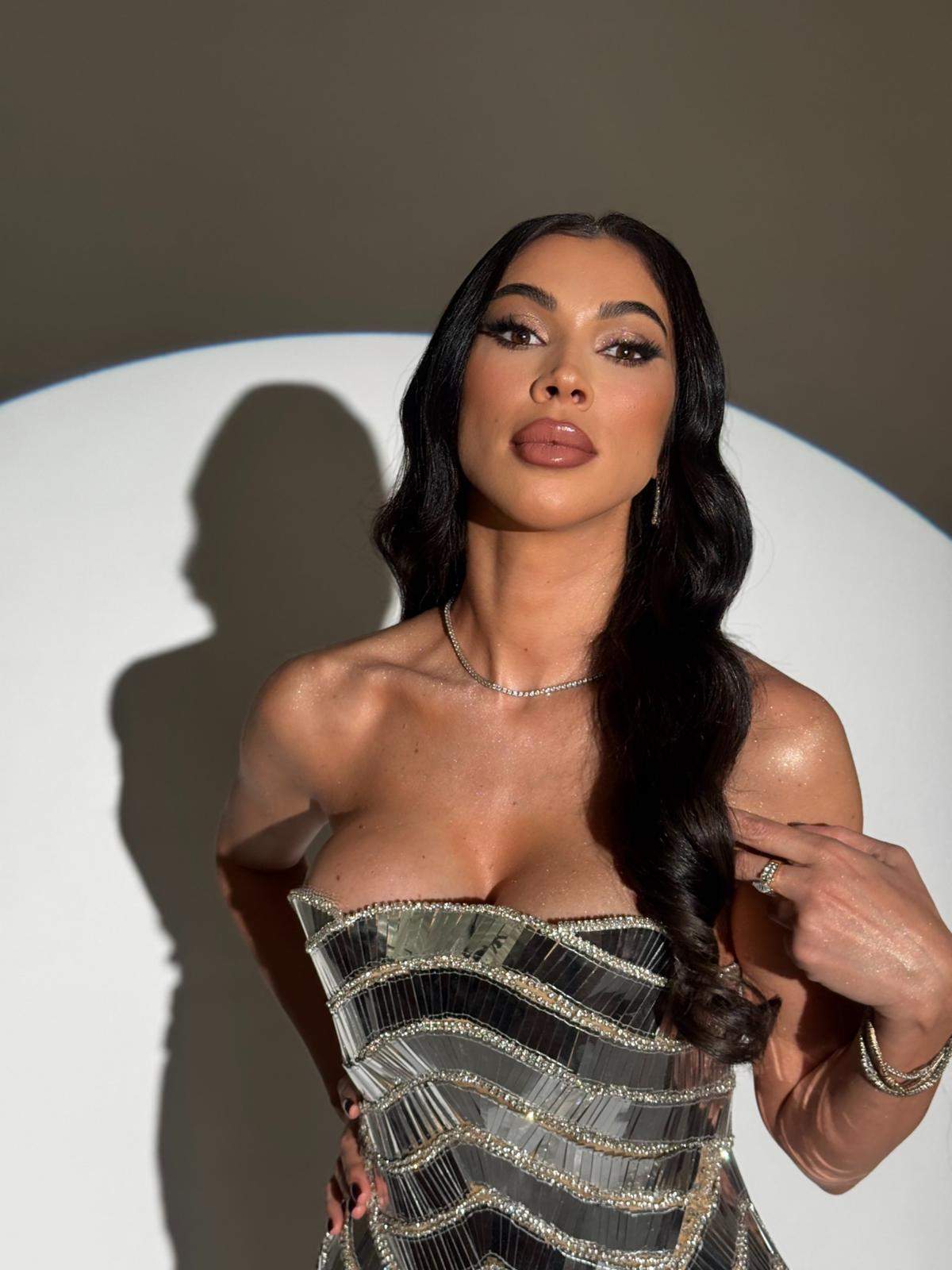 raluca pastrama la o sedinta foto