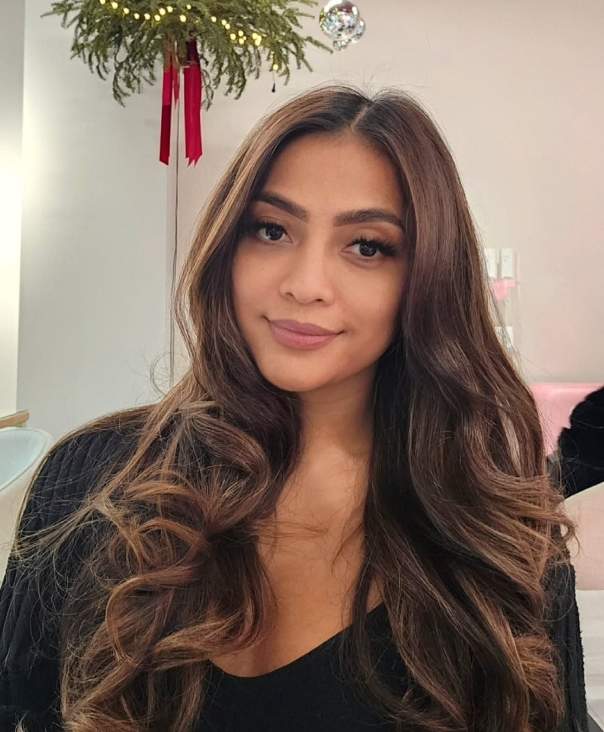 bella santiago selfie