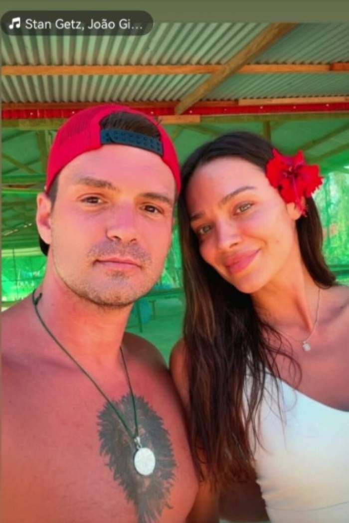 Bogdan Vlădău, surprins în compania unei domnișoare. Cine e tânăra sexy. Unii spun că seamănă leit cu fosta lui soție, Gina Chirilă