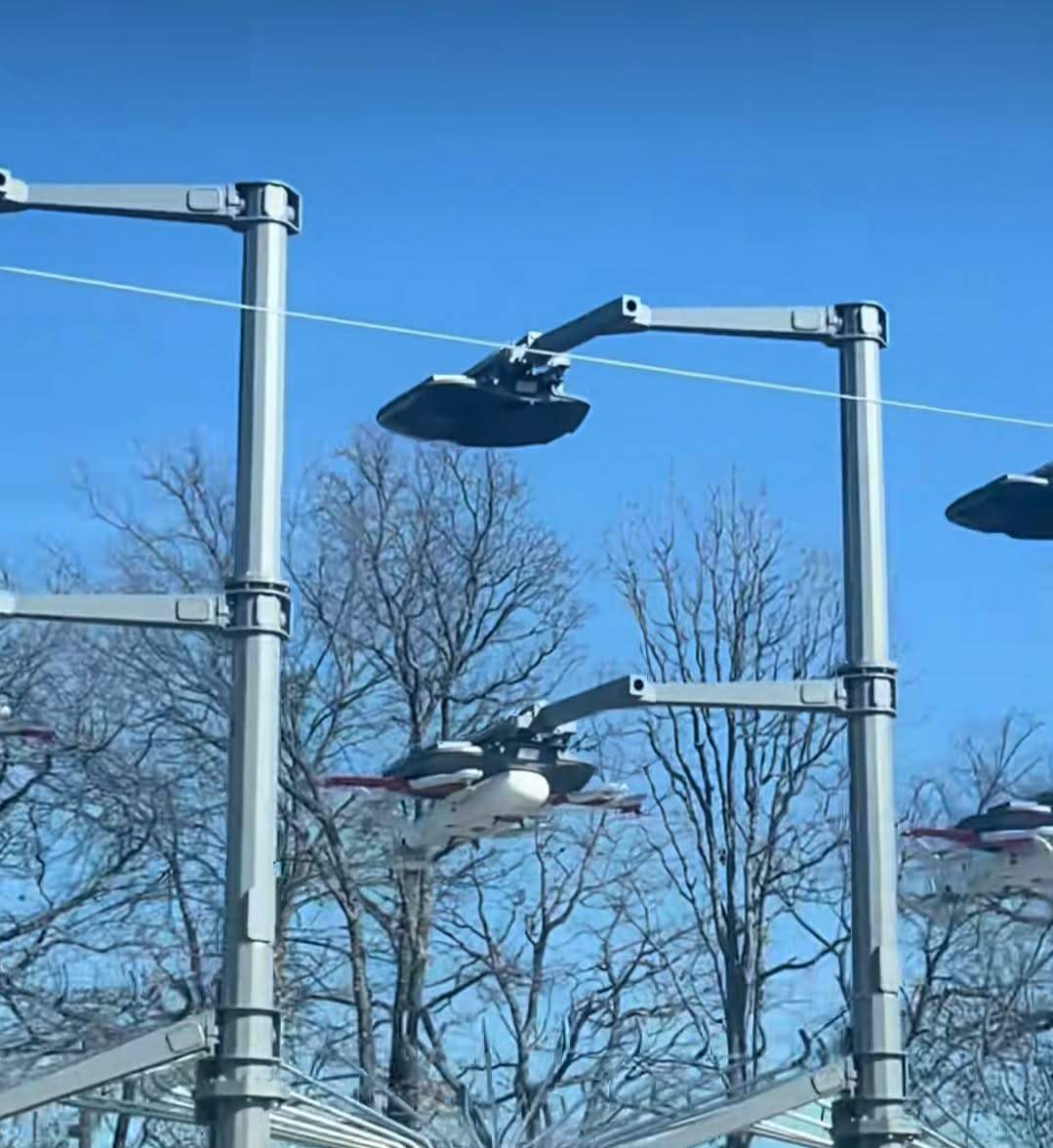 colete livrate cu drone