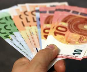 Cât va fi darul de nuntă în 2026. Suma aproape că atinge un salariu minimum pe economie