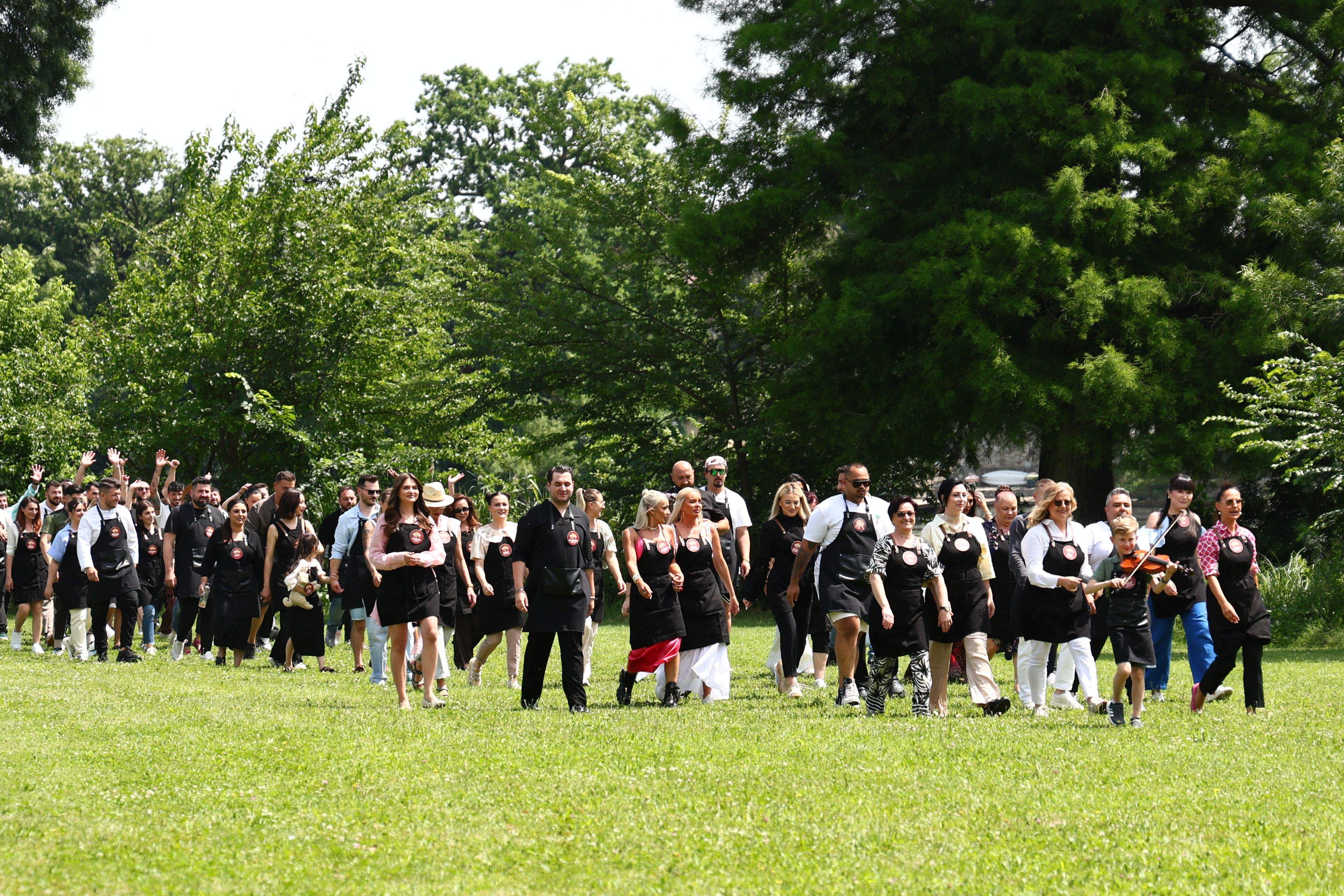 Chefi la cuțite, lider de audiență. Emoții uriașe în bootcamp-ul de ieri seară: Chefii și-au format echipele cu care intră în primul battle duminica aceasta