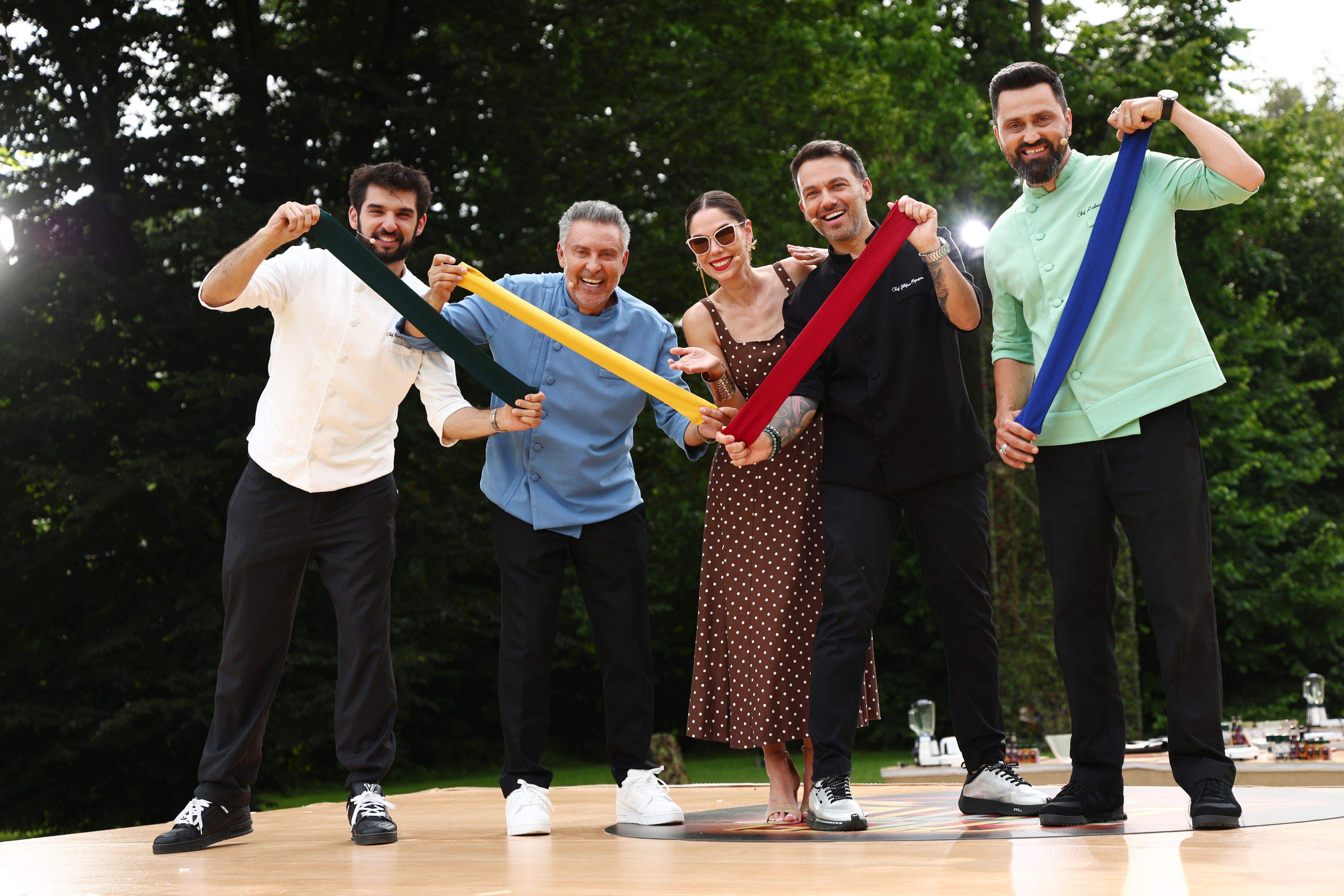 Chefi la cuțite, lider de audiență. Emoții uriașe în bootcamp-ul de ieri seară: Chefii și-au format echipele cu care intră în primul battle duminica aceasta