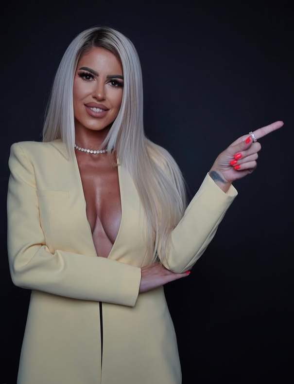 simona butura sedinta foto