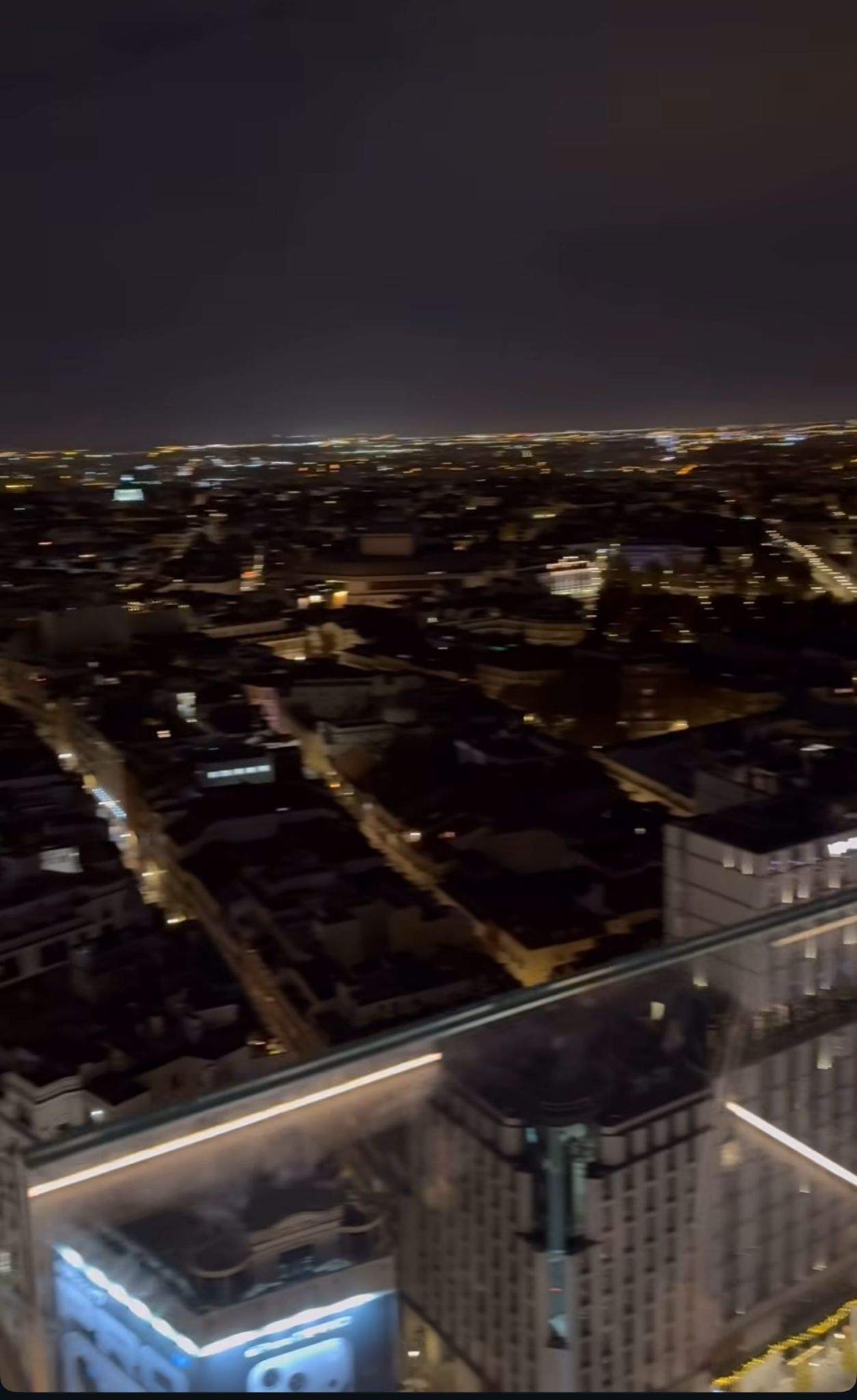 Destinația în care se află Tzancă Uraganu și Lambada