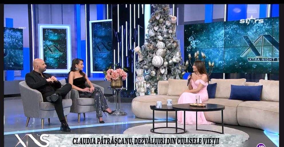 Claudia Pătrășcanu, în rochie roz