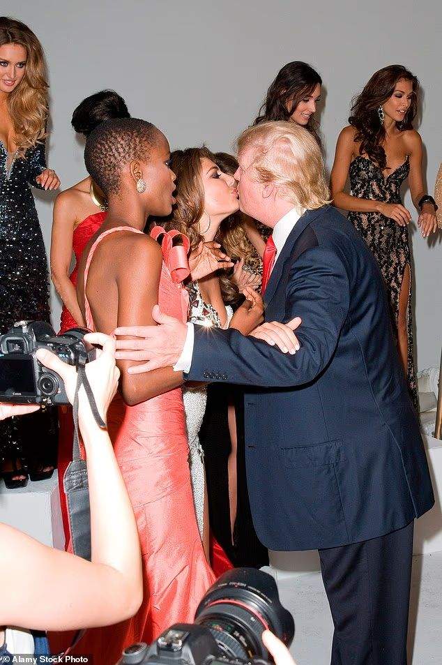 Angela Martini și Donald Trump, sărut