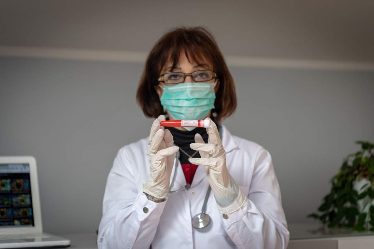 O doctoriță italiană lucrează la Coronavirus după ce un pacient a fost testat pozitiv