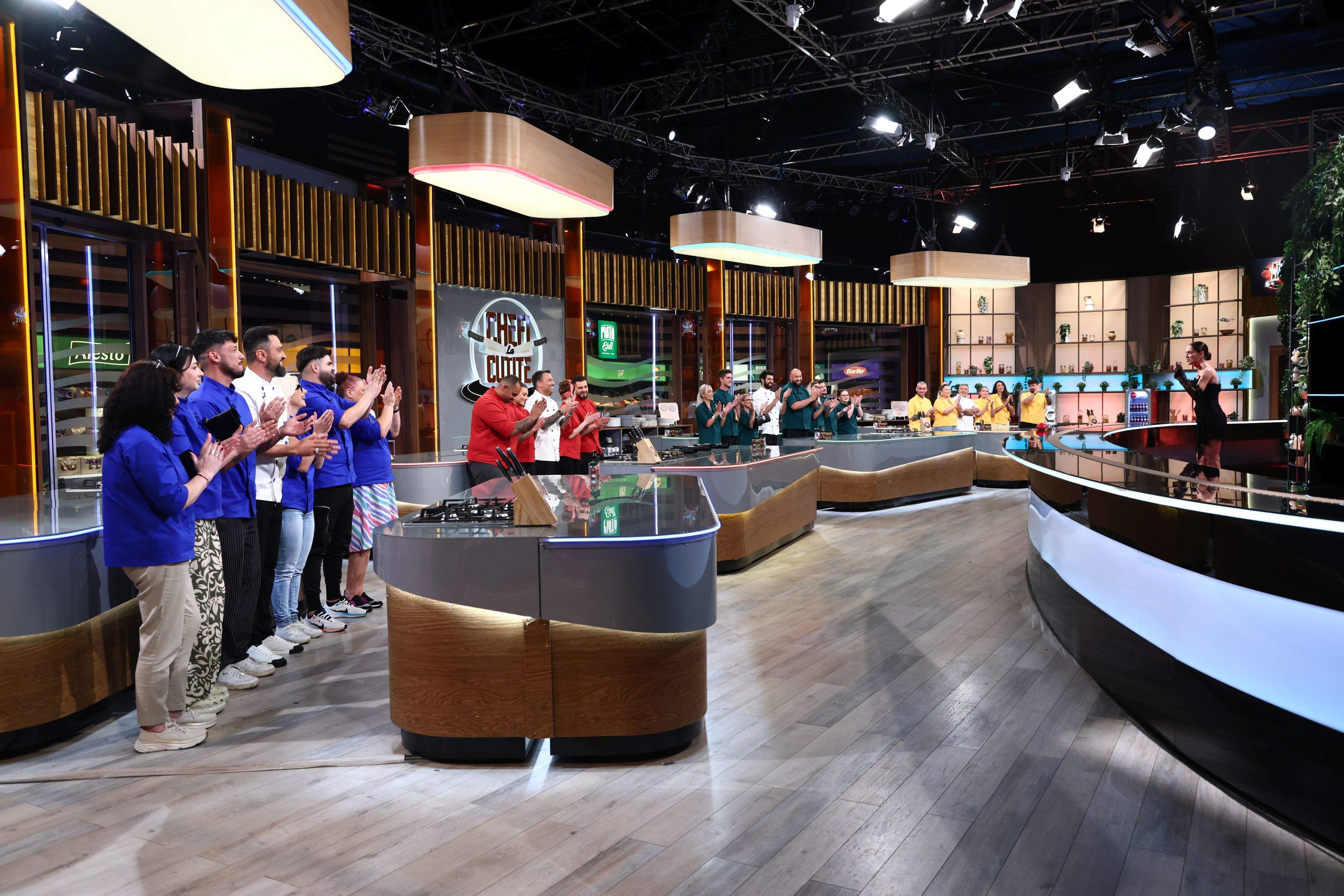 Etapa energiei explozive: diseară, de la 21:10, încep battle-urile sezonului 16 Chefi la cuțite. În premieră în istoria show-ului culinar se întrec 4 echipe