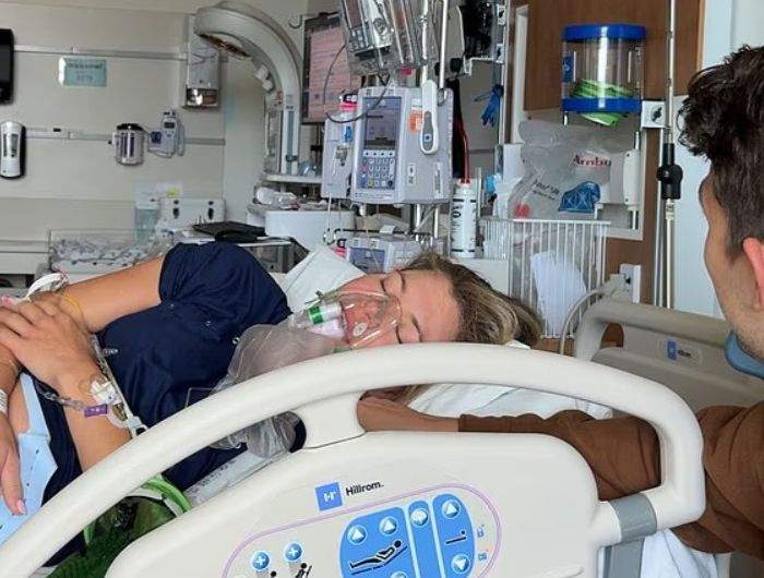 Krystal Nielson Bowles , intubată