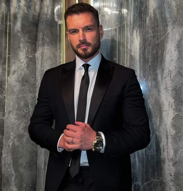 EXCLUSIV! Bogdan Vlădău, adevărul gol - goluţ! Are sau nu iubită și cine e femeia misterioasă cu care s-a postat în retreat