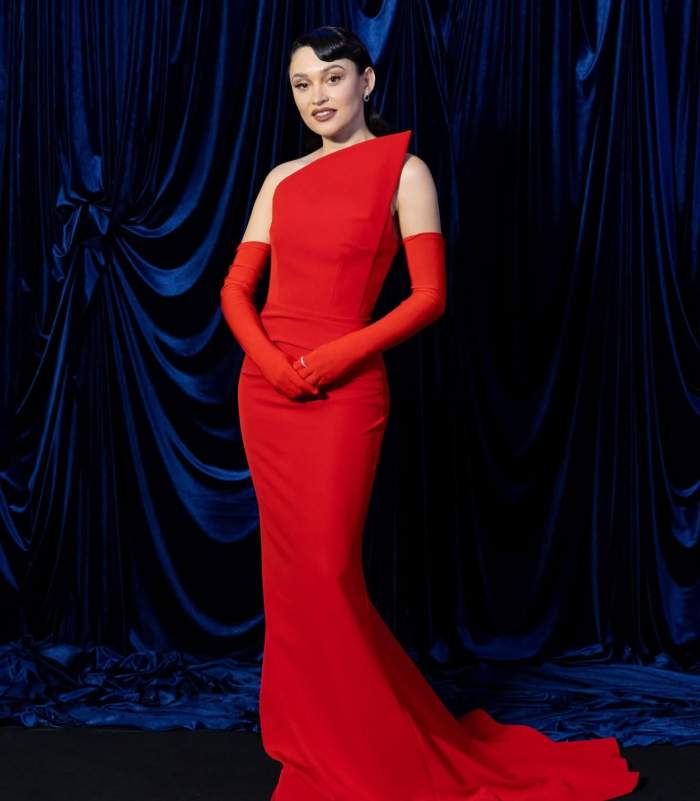 Irina Rimes, îmbrăcată elegant