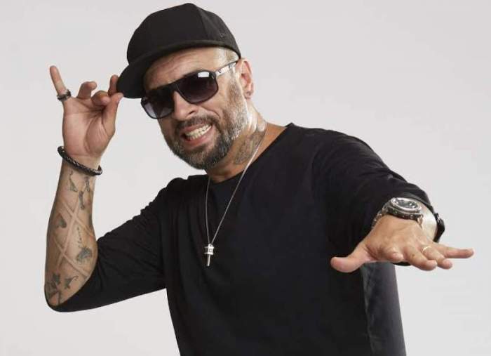 CRBL, poză pe fundal alb