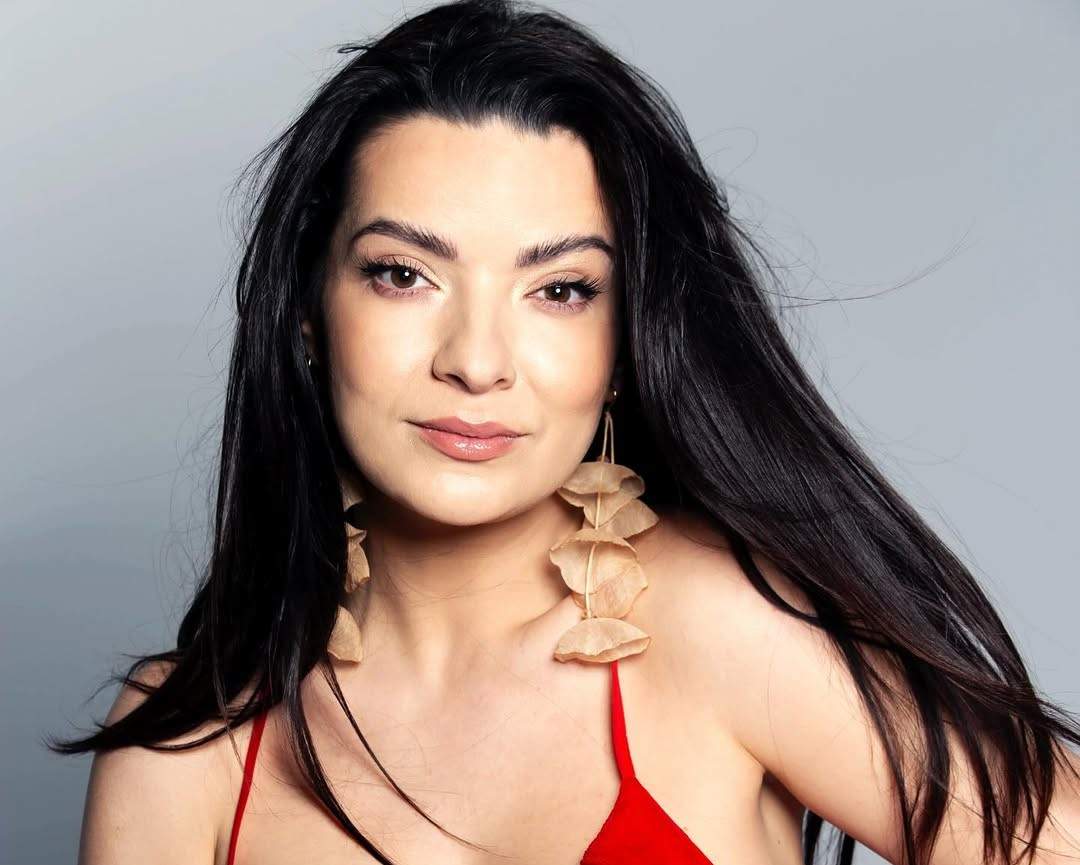 Anca Dinicu, ședință foto sexy