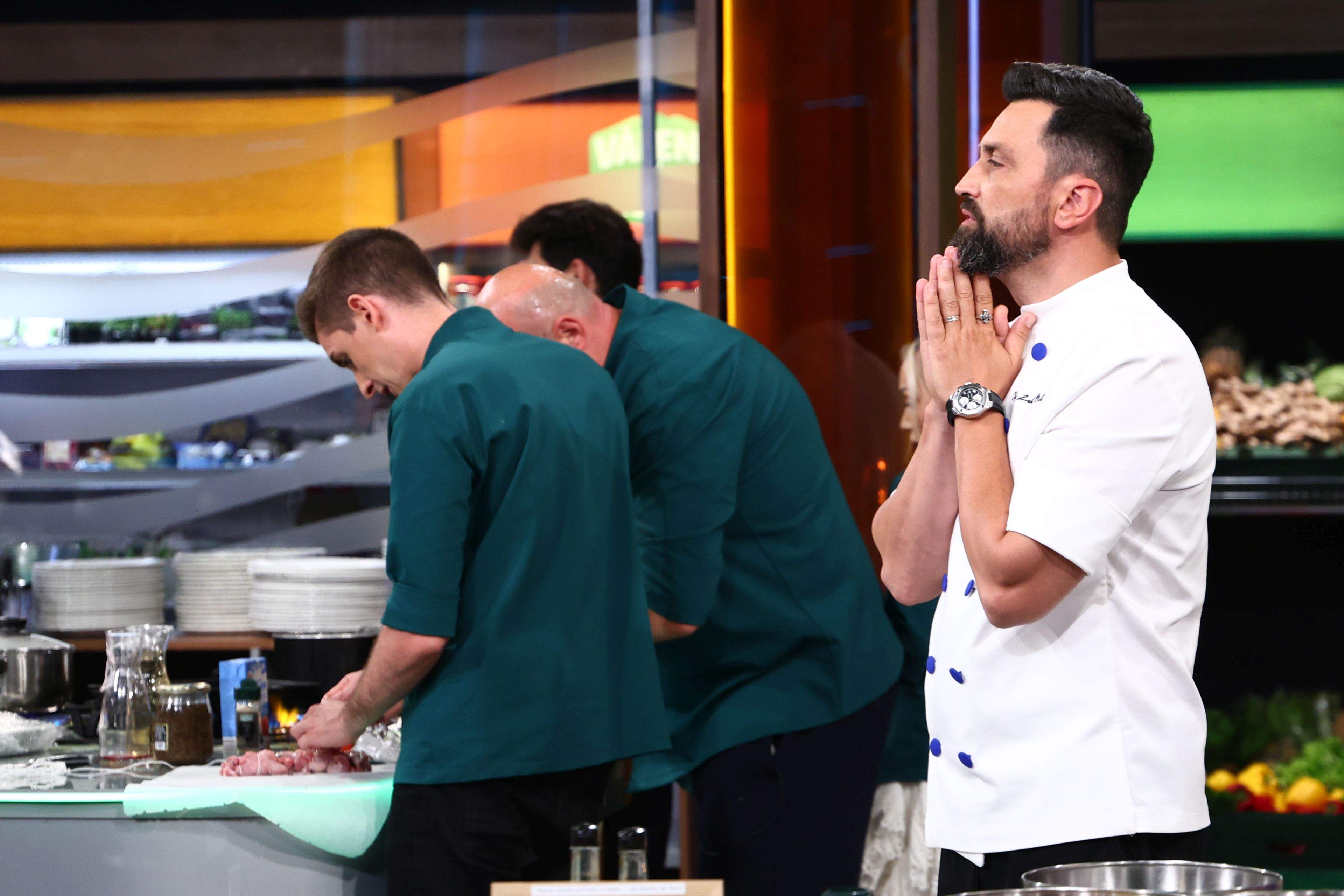 Chefi la cuțite, lider detașat de audiență. Tensiune maximă în această seară: cea mai grea probă din istoria competiției și două amulete puternice aruncate în luptă