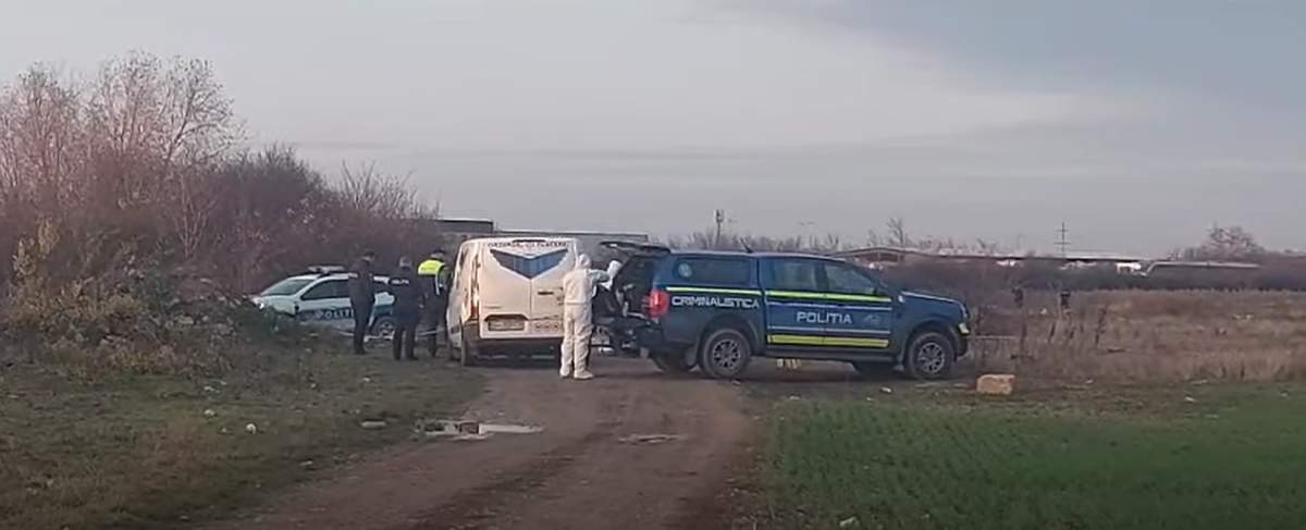 Cadavrul carbonizat al unei persoane, găsit într-o mașină parcată lângă Oradea! Polițiștii au intervenit de urgență