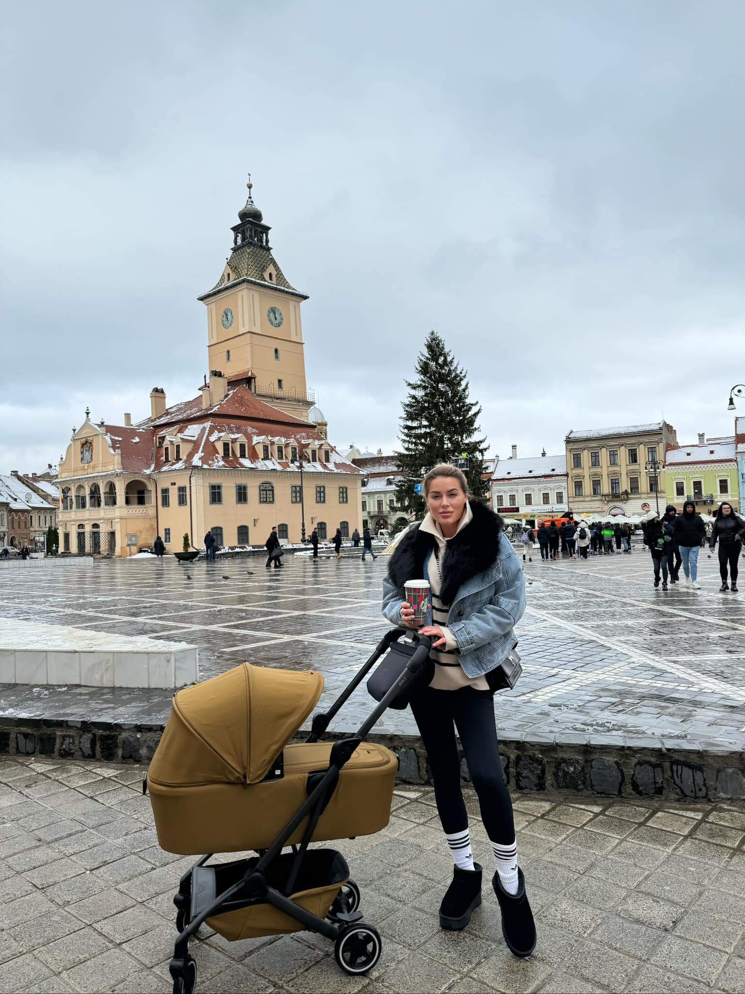 Sensy împreună cu băiețelul la plimbare