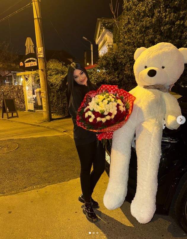 Cu ce cadouri își surprinde Adrian Minune Jr. noua iubită. Dovada că este un tip romantic / FOTO