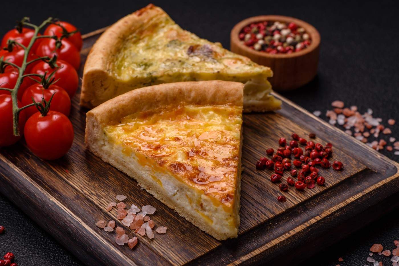 Tartă savuroasă cu legume și brânză